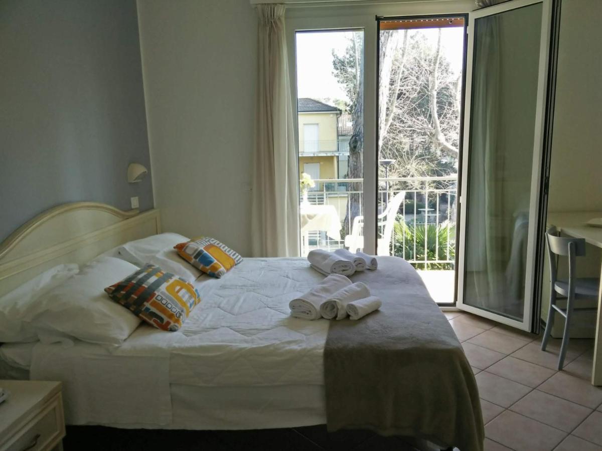 Hotel Garni Anna Cervia Exterior foto