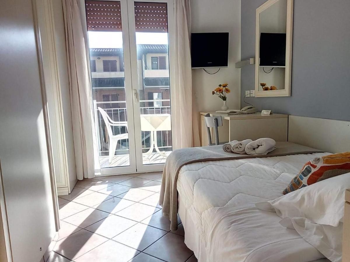 Hotel Garni Anna Cervia Exterior foto